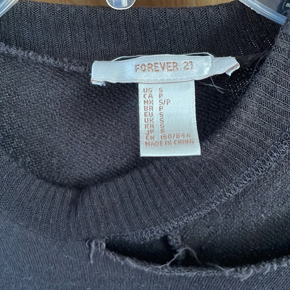 Abstract Embroidered Sweatshirt - Picture 3 of 5